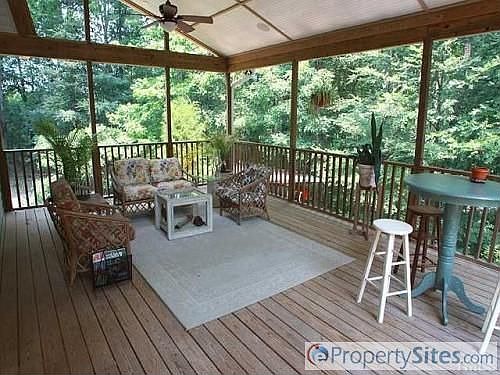 screened back deck