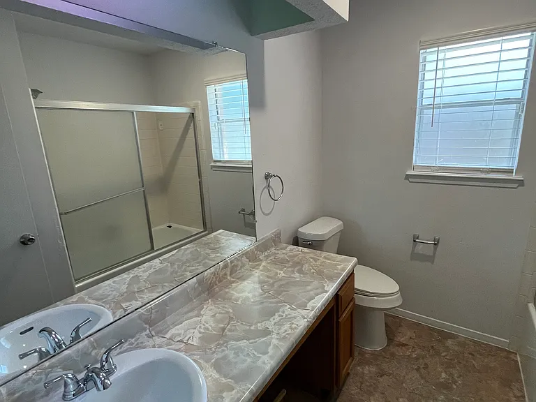1712 Lindy Ln — Photo 13