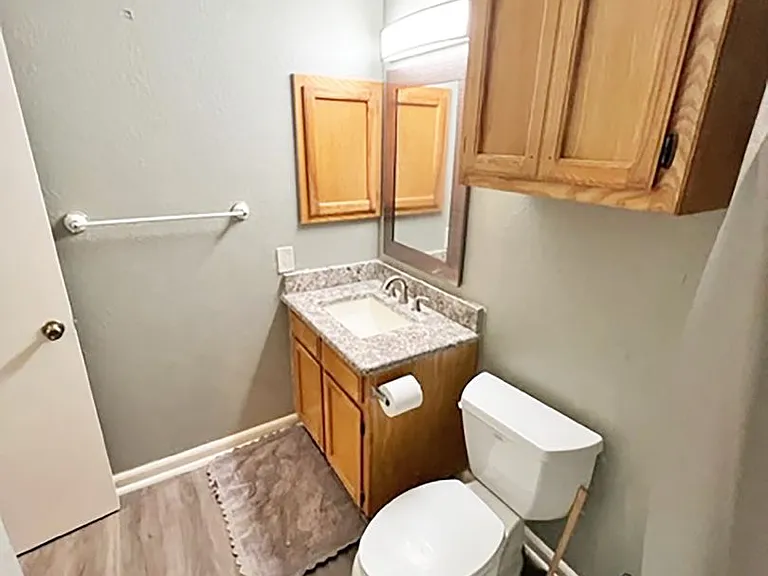 724 S Welch St #9 — Photo 10