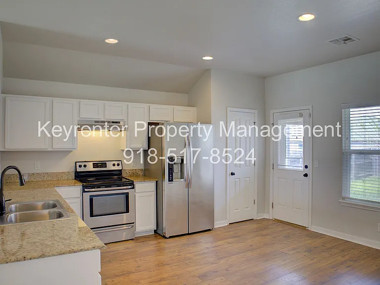 5839 E 148th Pl S — Photo 7