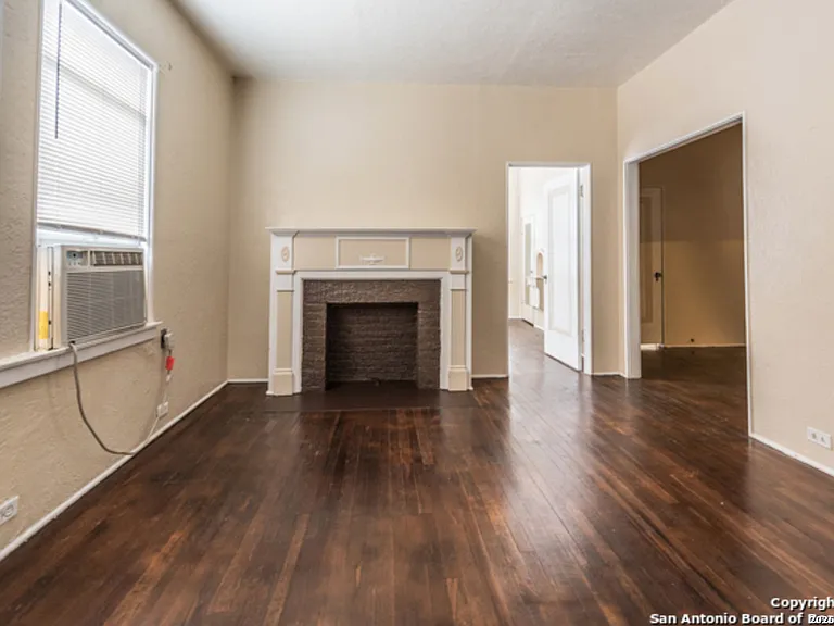 329 W Huisache Ave #1-3-3 — Photo 4
