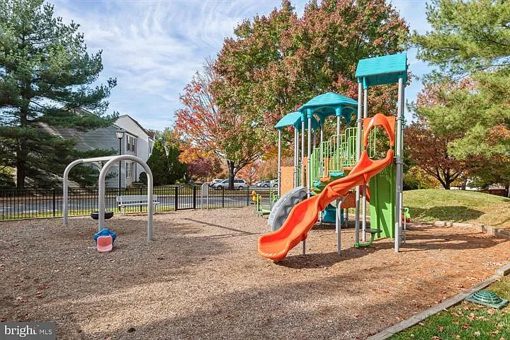 10508 Smithy Ct — Photo 13