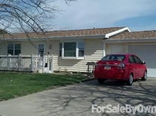 570 7th St, Utica, NE 68456