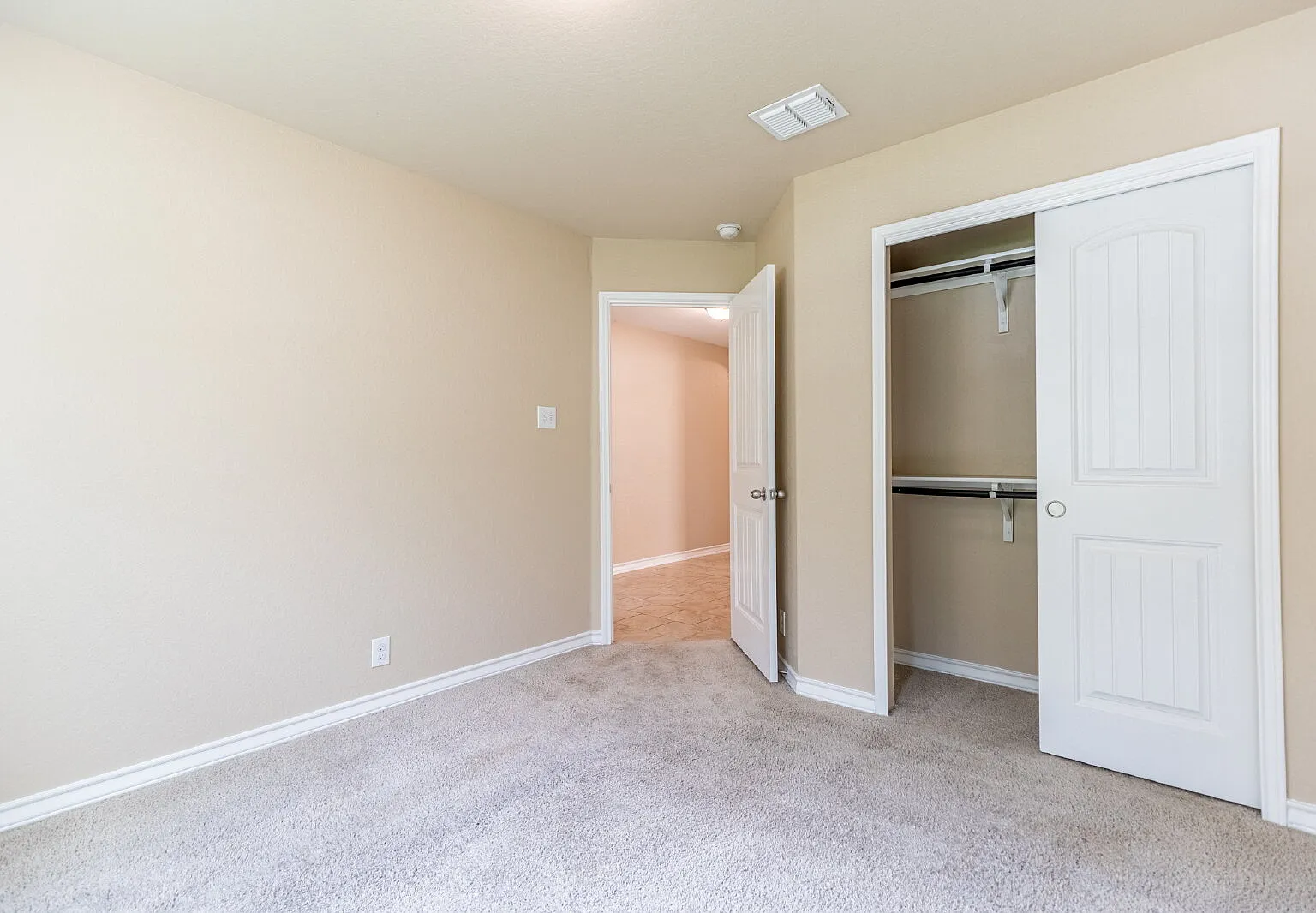 3 bed, 2.0 bath, 1436 sqft, $1,550 — Photo 4