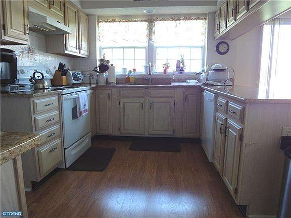 5th image of 104 Cottonwood Dr