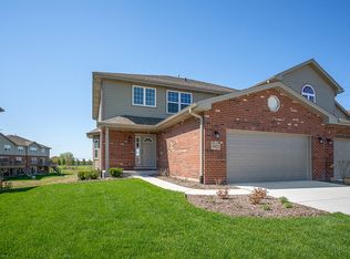 9423 Parkwood Ln, Tinley Park, IL 60487