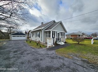 11 Connecticut Ave, Rensselaer, NY 12144