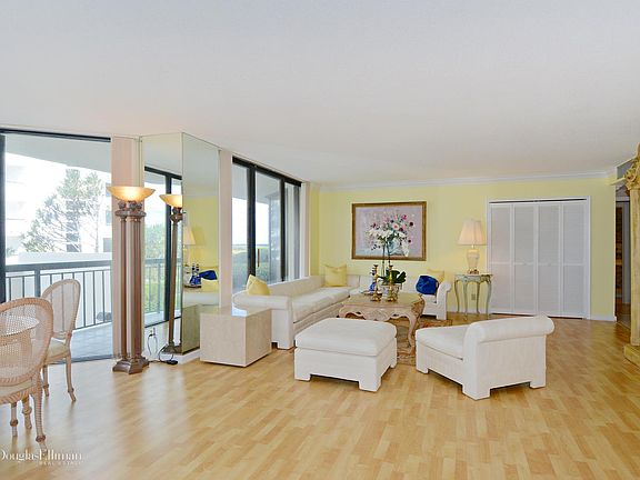 3rd image of 3140 S Ocean Blvd #107