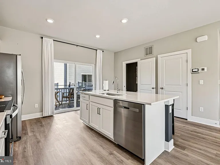 1805 Harvest Dr — Photo 28