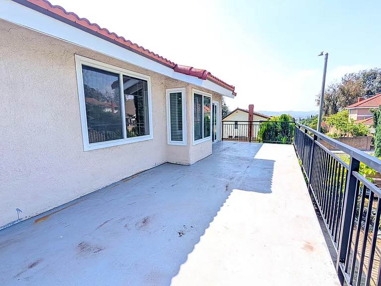705 Lone Eagle Rd — Photo 32