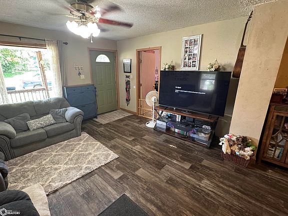 3rd image of 701 W Mills St