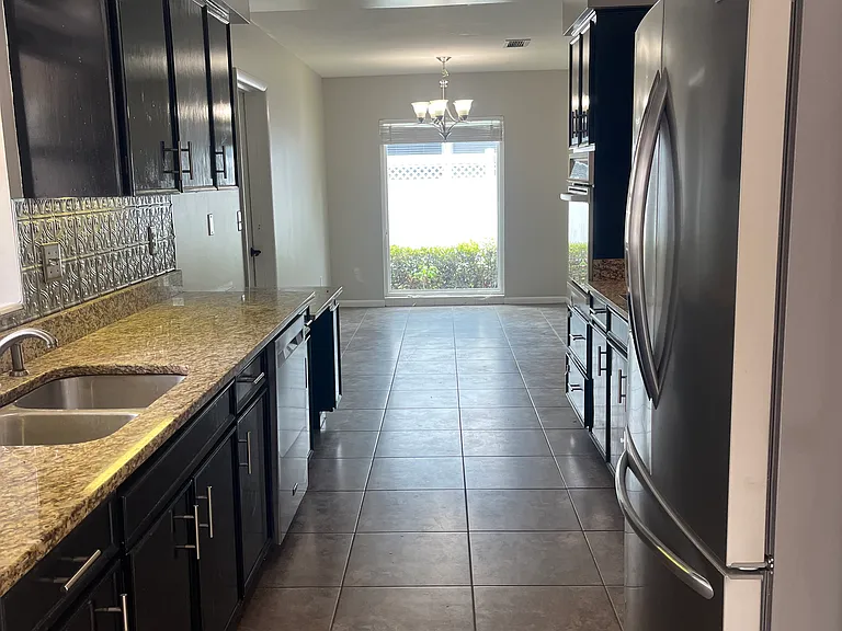 4727 Elaine Pl — Photo 7