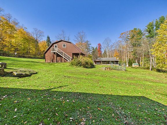 4th image of 987 Bloomster Hollow Rd