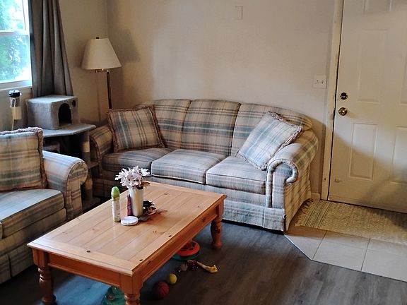5th image of 770 University Ave #1