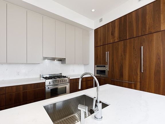5th image of 360 E 89th St #22C
