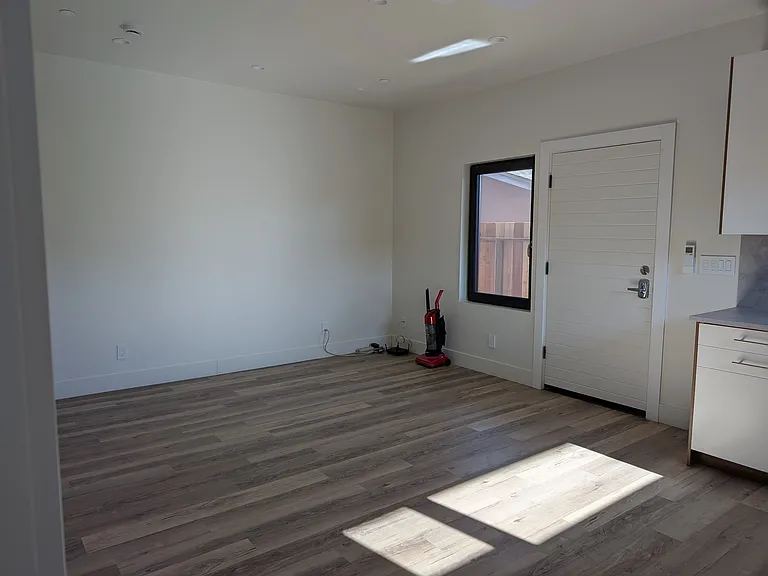 3636A Jefferson Ave #1 — Photo 5