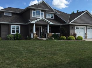 3274 Barkwood Cir, De Pere, WI 54115