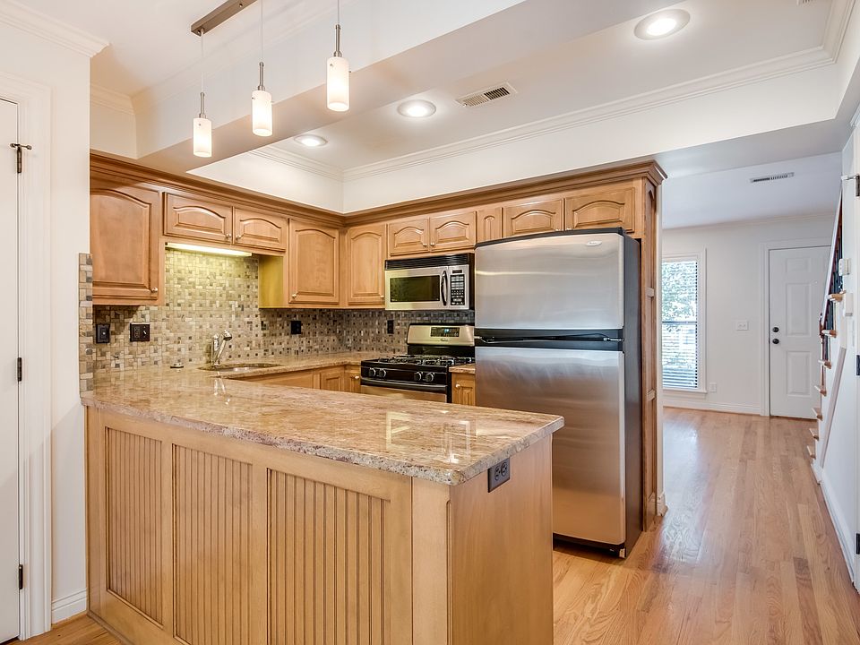 1st image of 4000 Oak St APT 18