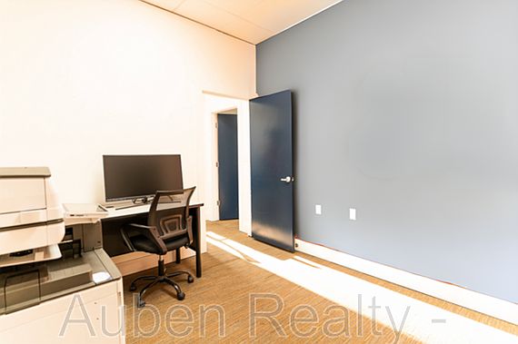2nd image of 1113 Belleview St Unit 103