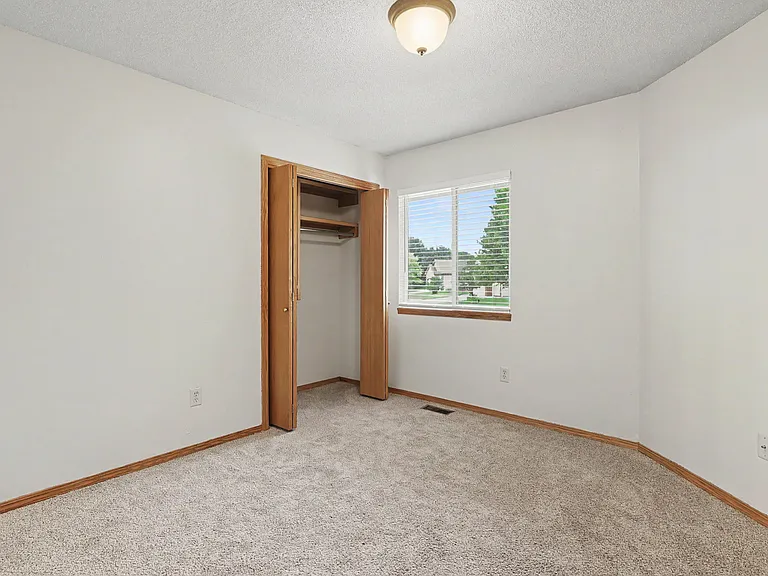 2316 N Shefford Cir — Photo 24