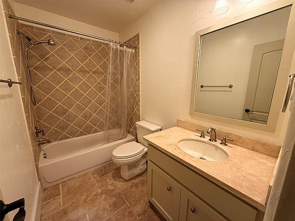 4th image of 4606 Austin St APT D