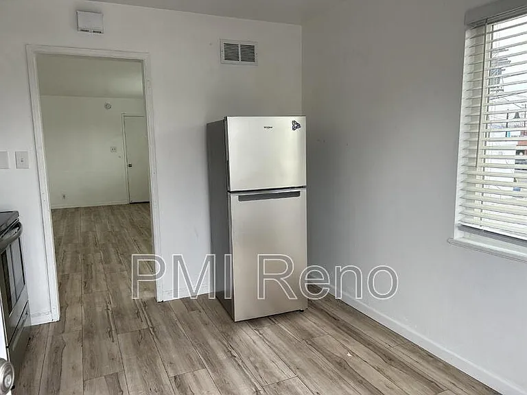 251 E Arroyo St #B — Photo 8