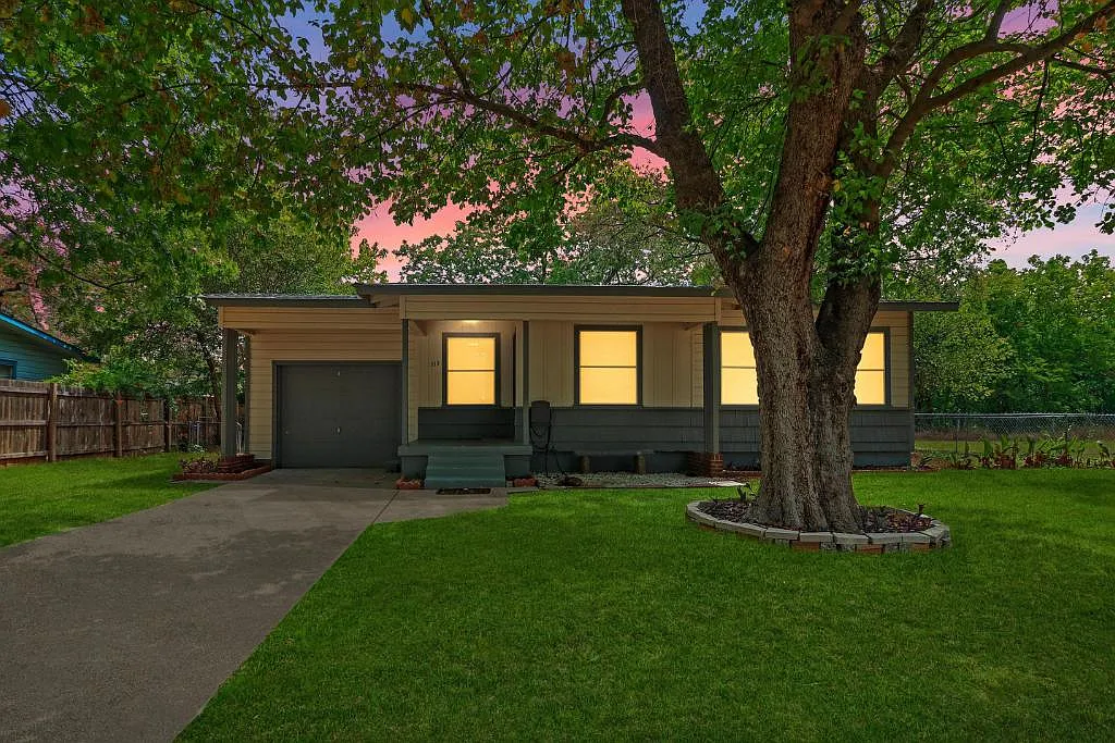 3 bed, 944 sqft, $4,500 — Photo 1