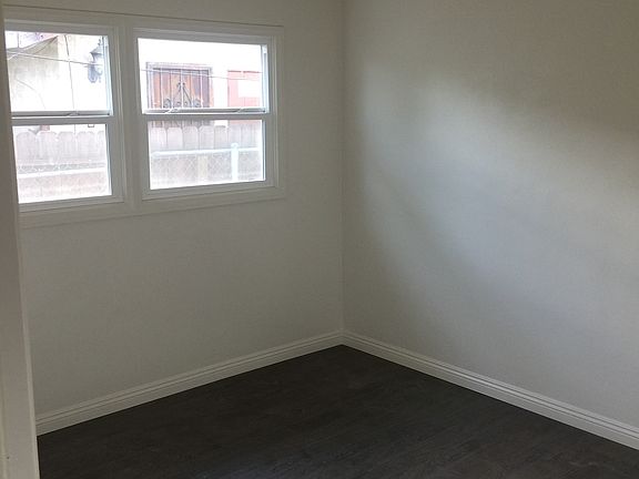4th image of 15807 Osage Ave
