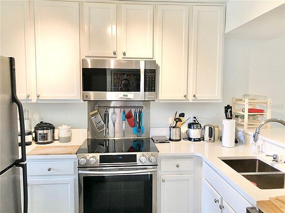 5th image of 2806 Plaza Terrace Dr #2806