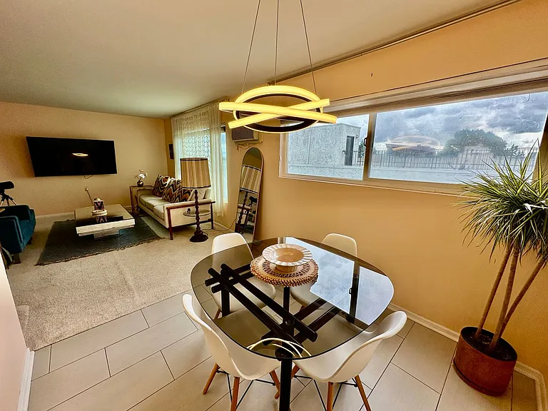 960 Larrabee St #222 — Photo 7