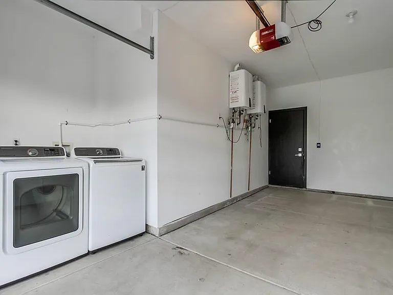 2550 Gregory Dr — Photo 50