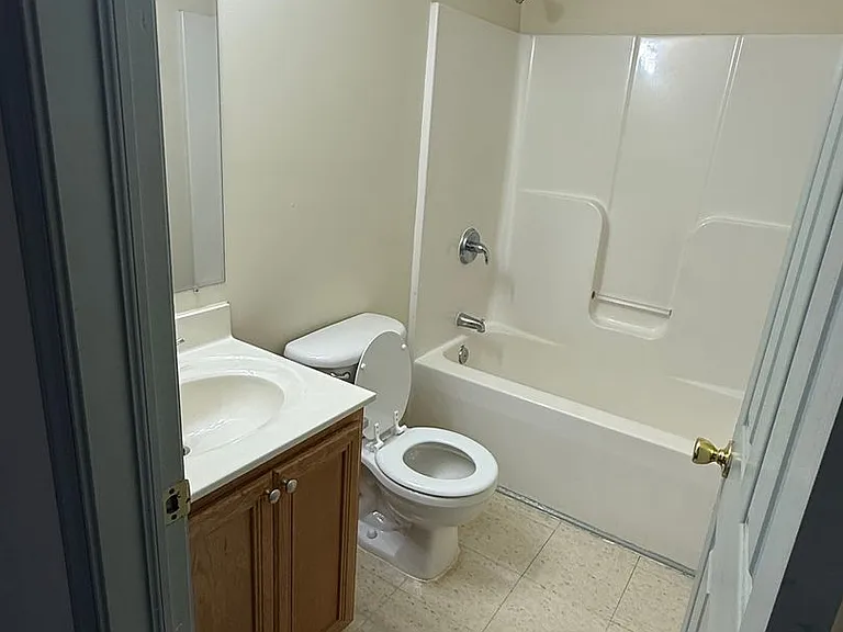 105 Taylors Ct — Photo 11