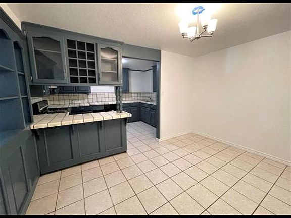 4th image of 611 Flynn Ave