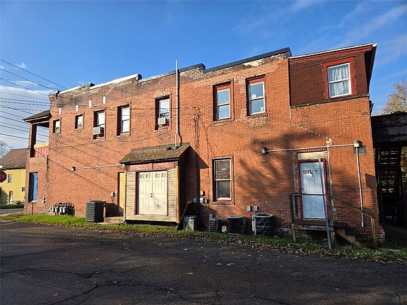 2nd image of 1229 N Sharpsville Ave
