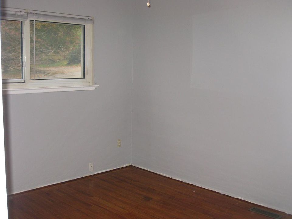 1st image of 3 Ville Teresa Ln
