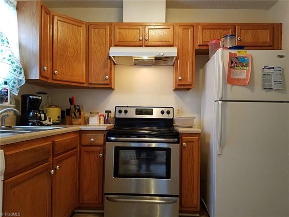 5th image of 3709 Sherbourne Ln