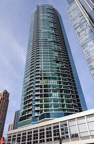 1st image of 1201 S Prairie Ave APT 3006
