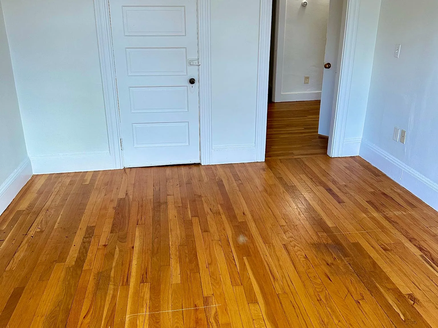 2 bed, 1000 sqft, $1,950 — Photo 4