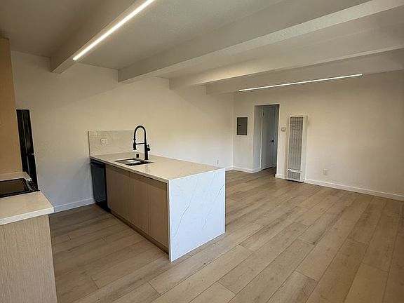 5th image of 1030 Redwood Hwy #2