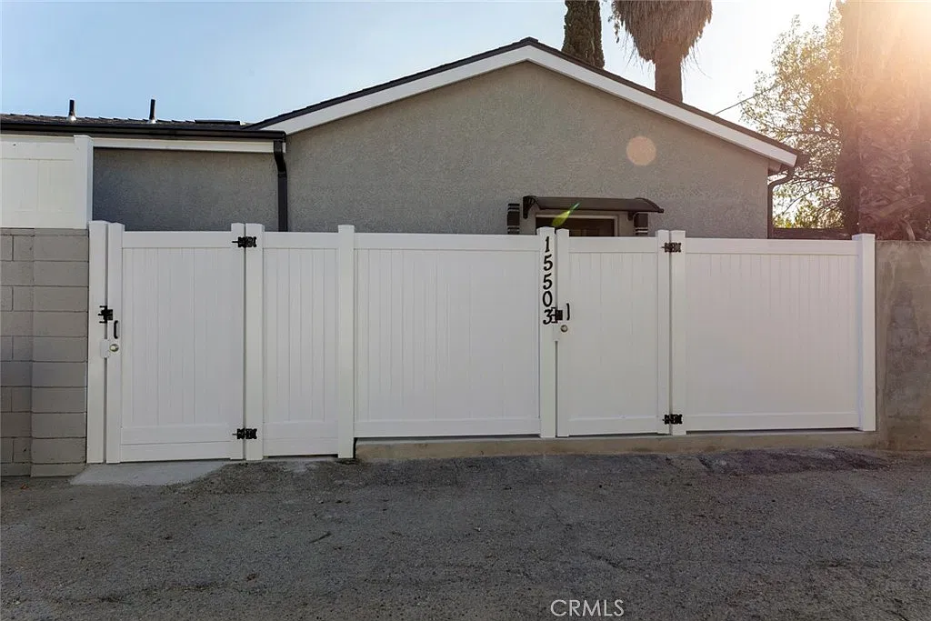 1 bed, 1.5 bath, 630 sqft, $2,200 — Photo 1