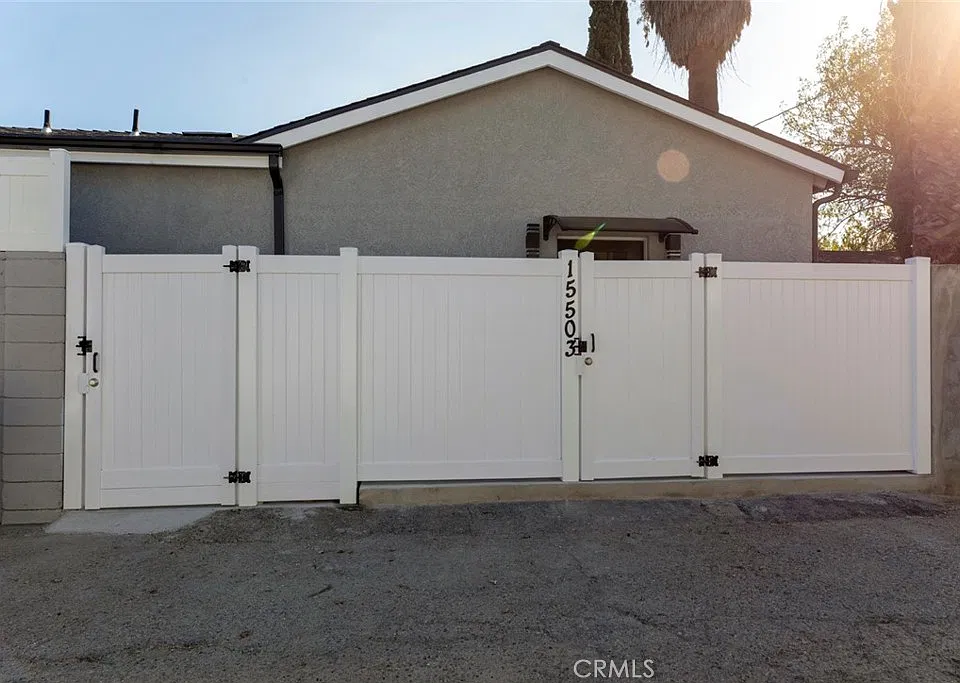 15503 Labrador St