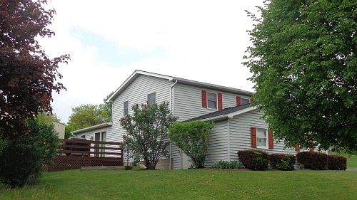 2nd image of 103 N Vanessa Dr