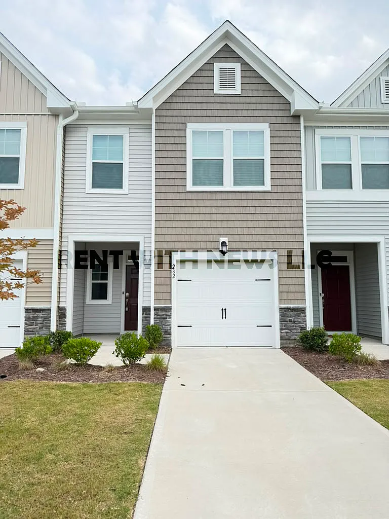 3 bed, 2.5 bath, 1581 sqft, $1,650 — Photo 1