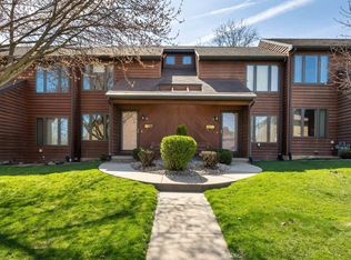 2742 Pleasant View Dr APT 4, Dubuque, IA 52001