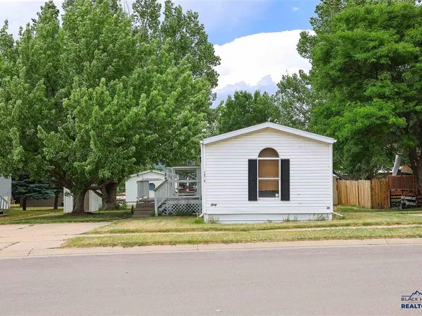 1208 Elkhorn Peak Ln, Spearfish, SD 57783