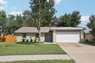 Woodmere Dr-S1009-001.jpg