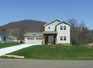 10 Luther Rd, Candler, NC 28715