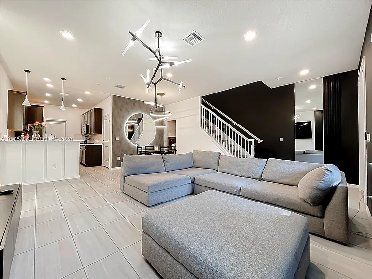 5040 Eucalyptus Dr #2 — Photo 10