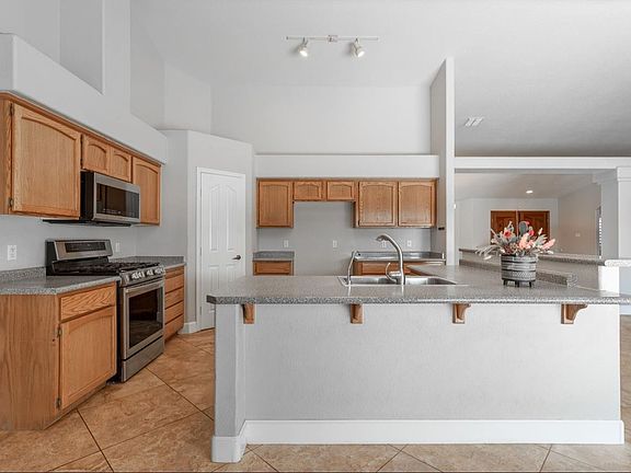 5th image of 8109 E 26th St
