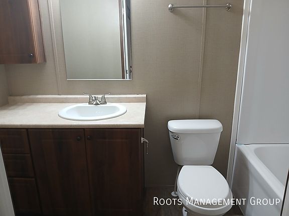 5th image of 2233 E 8th St #266